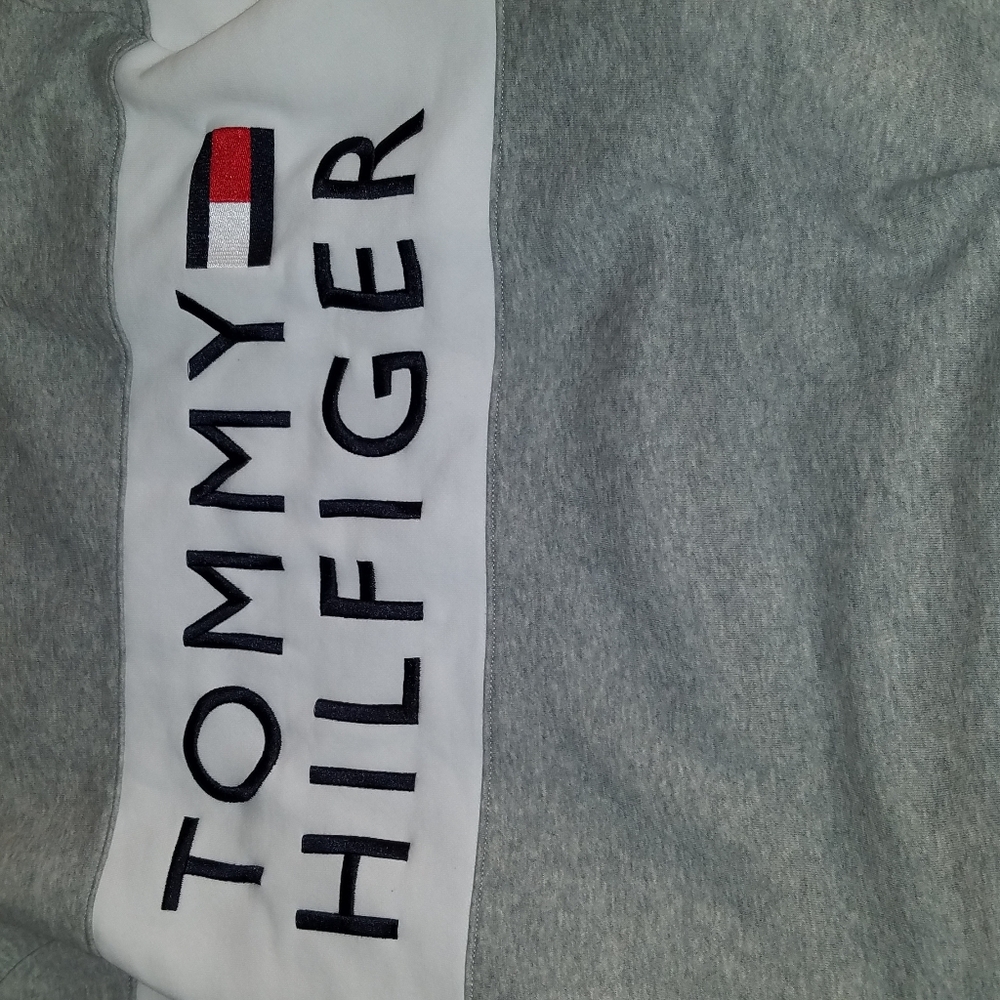 Tommy Hilfiger sweater